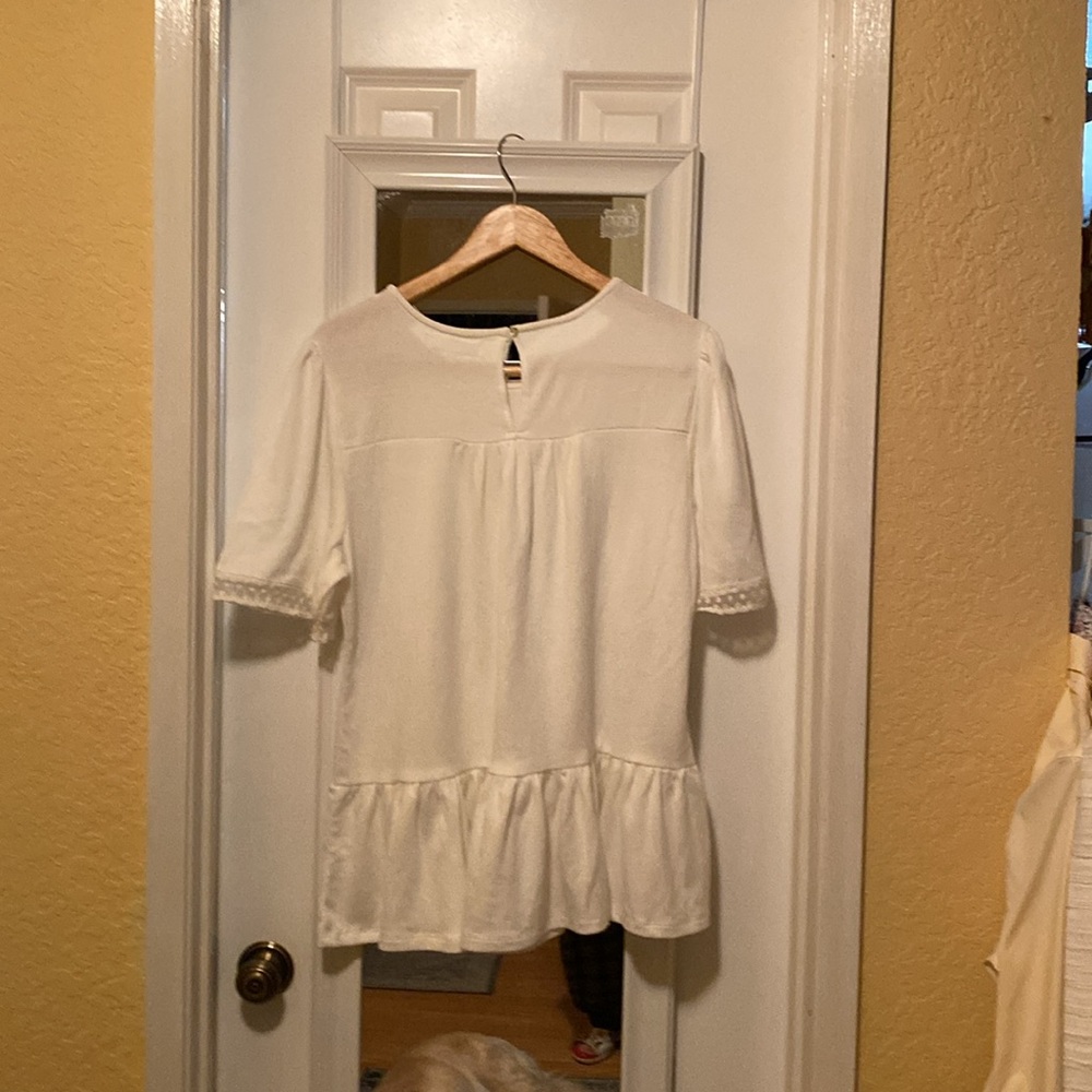 Eden&Olivia Tops - Picture 2 of 4